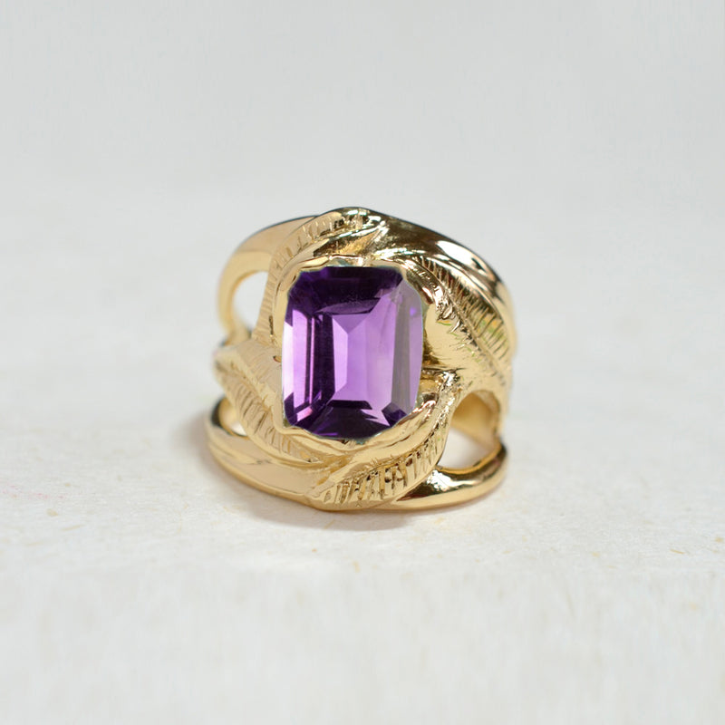 CAHYA Handcarved Botanical Cocktail Ring with Gemstone